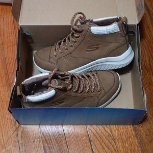 Skechers boots size 7.5
